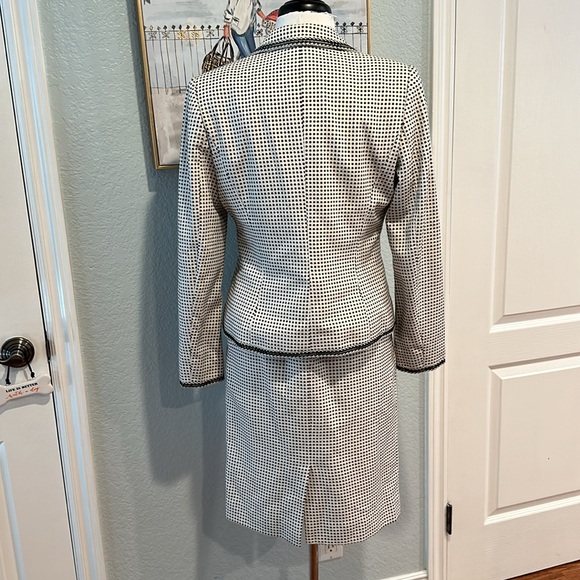 Francesca Mammoliti • B&W Polkadot Vintage Skirt and Blazer Suit • Sz 8 - Picture 8 of 16